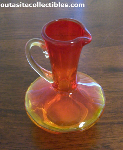 outasite!!_collectibles_amberina_glass_pitcher_hand_blown_5_inch001001.jpg