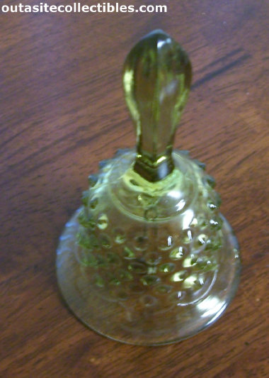 outasite!!_collectibles_fenton_glass_bell_green_hobnail001001.jpg