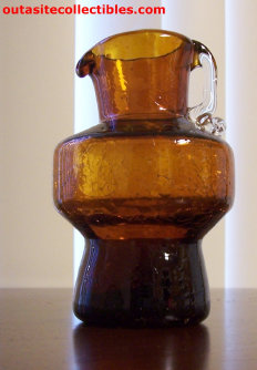 outasite_collectibles_vintage_glass_pitchers_main001021.jpg