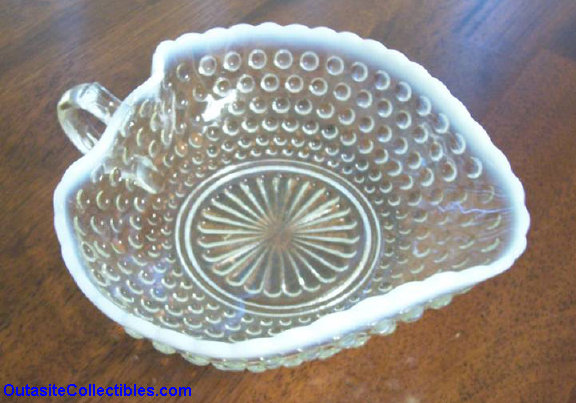 outasite!!_collectibles_vintage_moonstone_nappy_heart_shaped_anchor_hocking001004.jpg