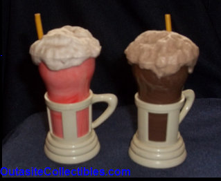outasite_collectibles_vintage_salt_pepper_shaker_sets_salts_main001015.jpg